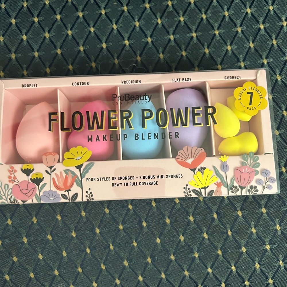 Flower Power Makeup Blender Set - Pink, Purple, Yellow,peach & blue - Picture 3 of 6